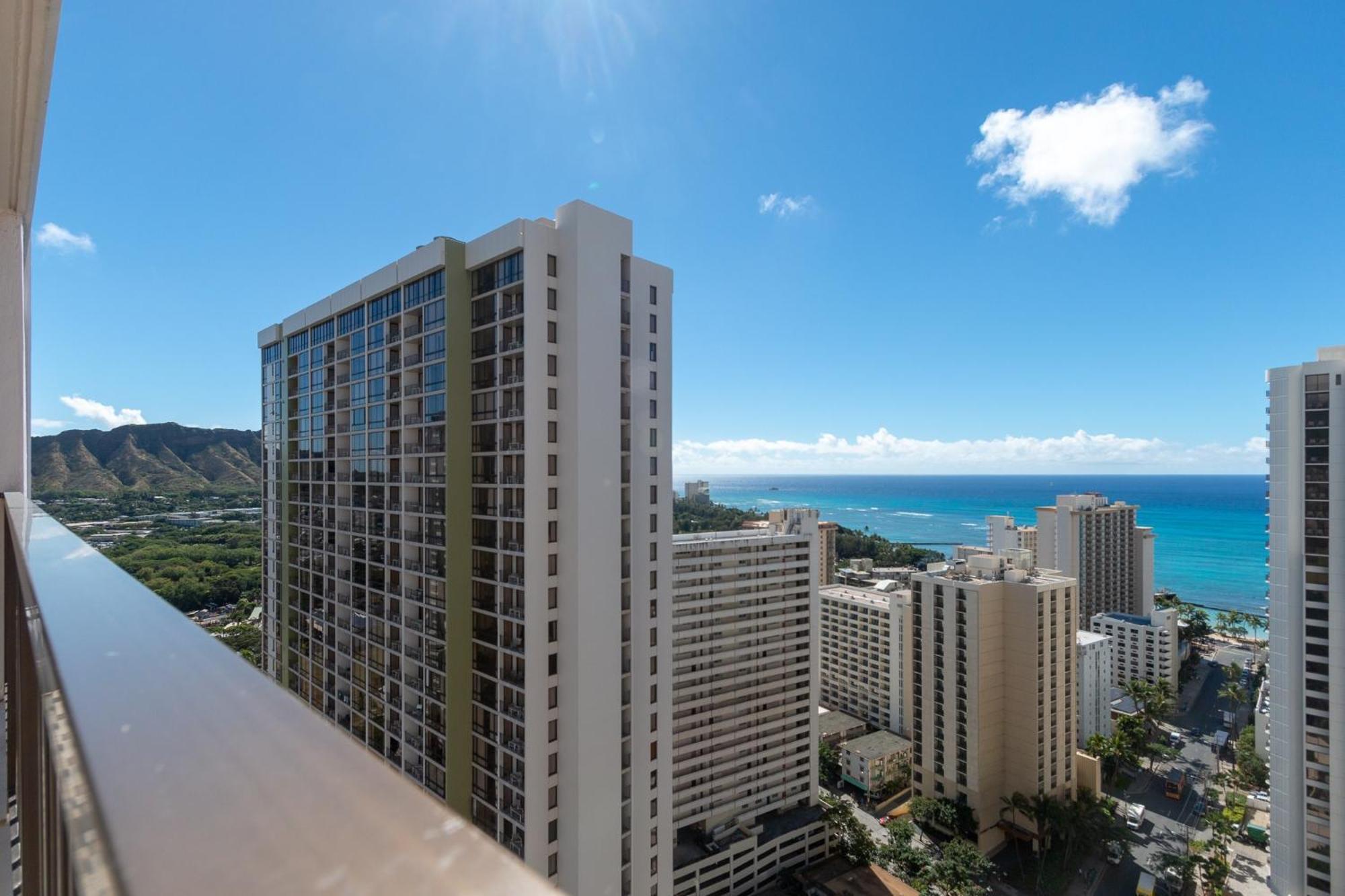 Beautifully Renovated 32Nd Floor Deluxe Ocean View Waikiki Condo Condo Honolulu Extérieur photo