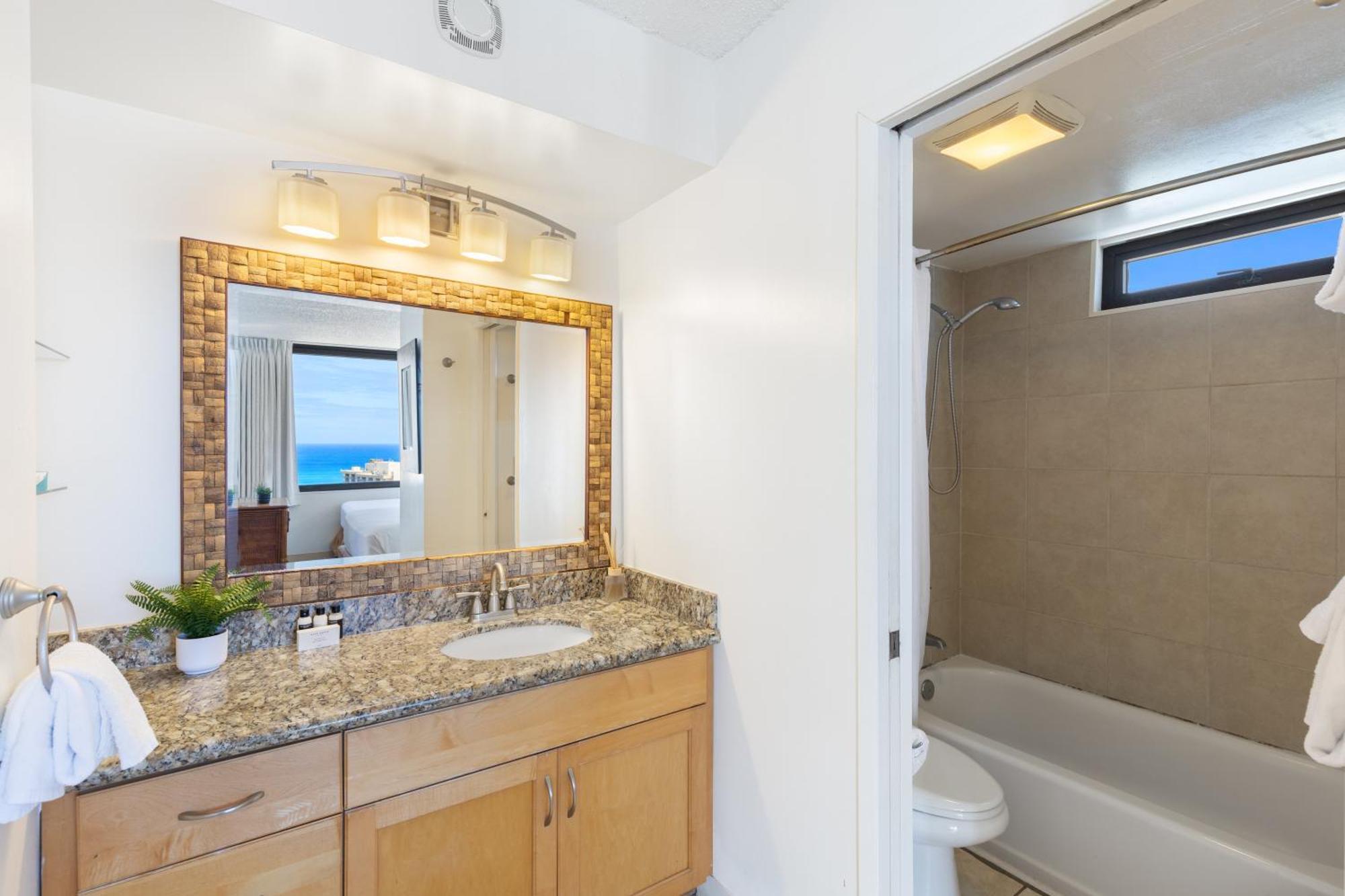 Beautifully Renovated 32Nd Floor Deluxe Ocean View Waikiki Condo Condo Honolulu Extérieur photo