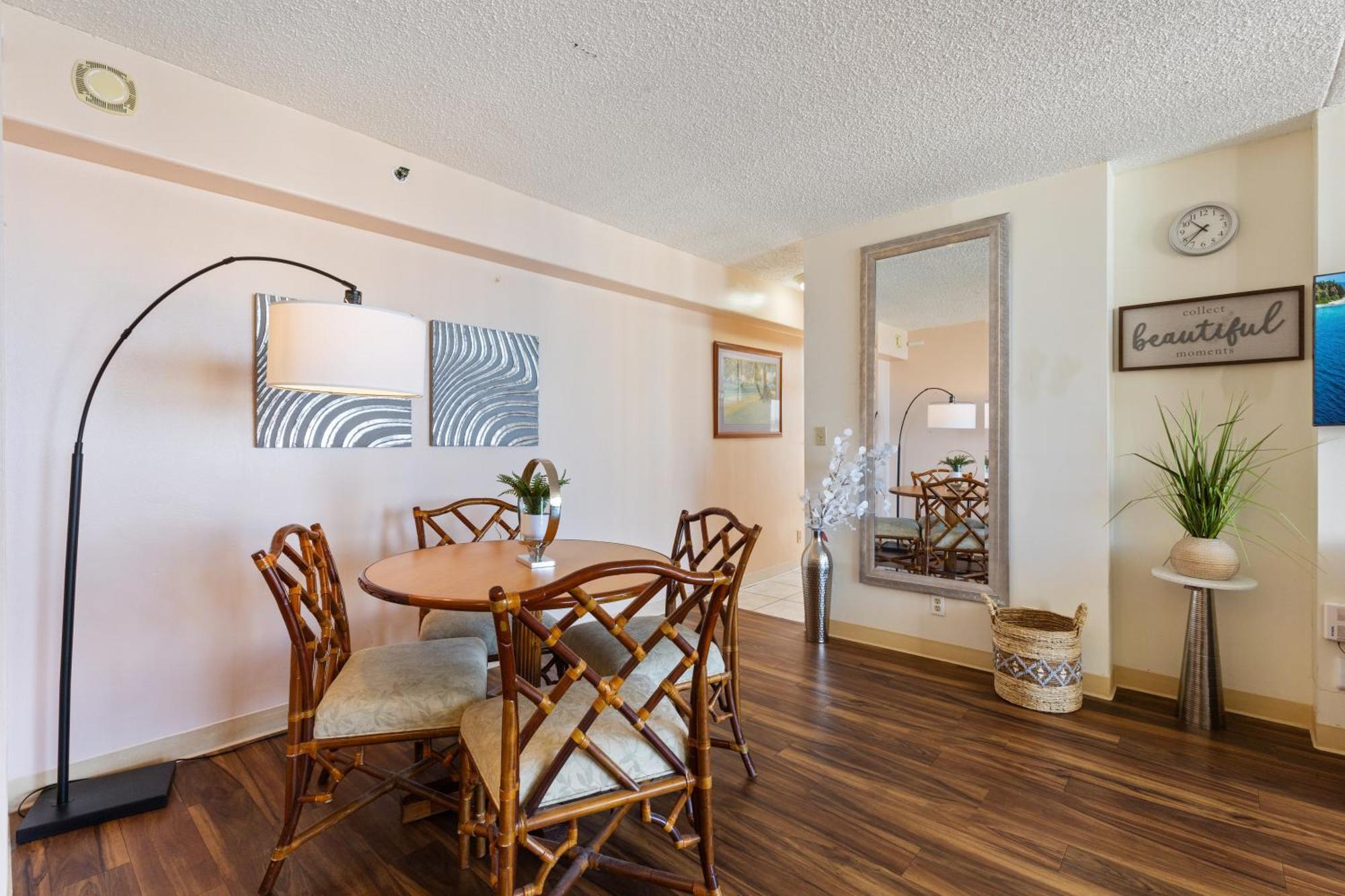 Beautifully Renovated 32Nd Floor Deluxe Ocean View Waikiki Condo Condo Honolulu Extérieur photo